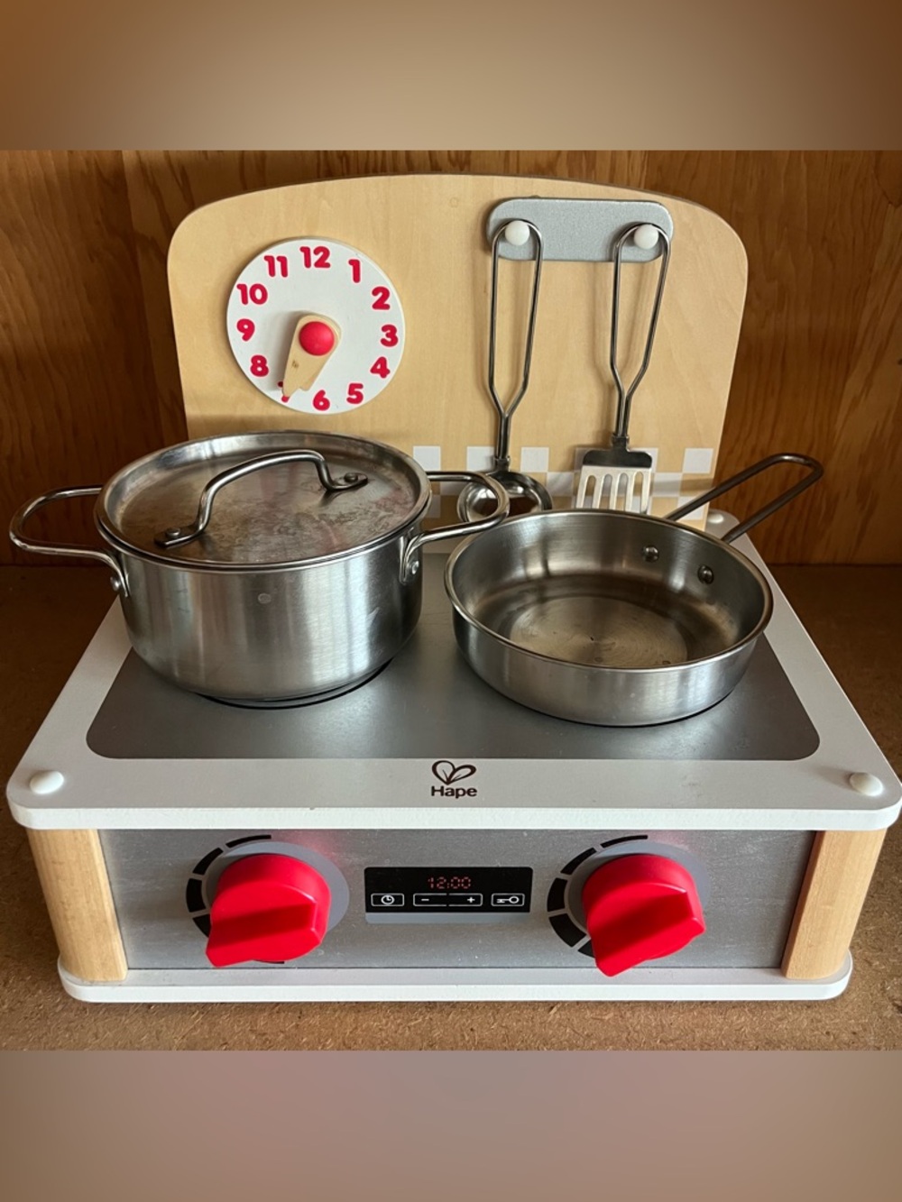 Hape small-space play kitchen with accessories